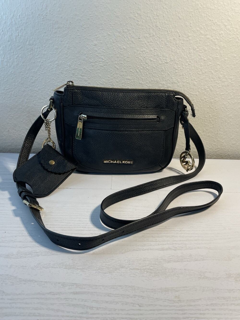 MICHAEL KORS Julia Women MK MD Messenger Bag Purse Black Leather Gold 38H8XJQM2L